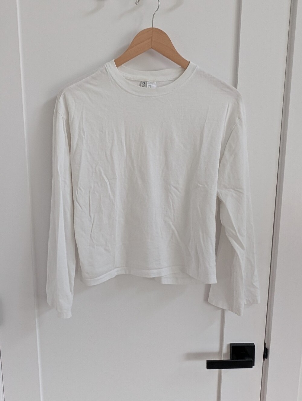 ✨4 for 12 H&M Divided White Long-Sleeve Tee, Size Small
